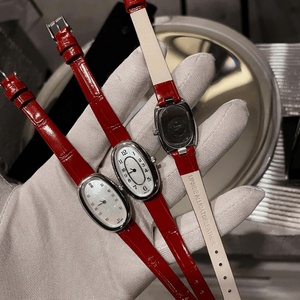 Collection de montres délicates pour femmes avec boîtier argenté, bordure en cristal et bracelet en cuir brillant noir ou rouge Longinesing - Product Image 6