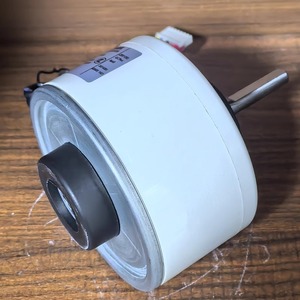 อะไหล่เครื่องปรับอากาศ ZWK465B20001มอเตอร์ DC 70W 3P พัดลมแบบติดผนังอะไหล่สำหรับ Haier - Product Image 2