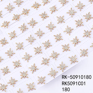 2022 venta al por mayor de moda pequeños pendientes de tuerca de diamantes de circón chapados en oro copo de nieve árbol arco joyería de moda para regalo de mujer - Product Image 6