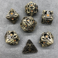 Prix d'usine, faible MOQ, personnalisation, jeu de dés polyédriques en laiton et cuivre avec yeux de dragon, 7 pièces, creux, pour D&D et RPG