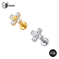 Vente en gros directe usine – Labret plat en titane ASTM F136 plaqué or 18 carats avec croix et zircon carré pour hélix, tragus, cartilage