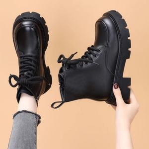 Mocassins pour hommes de haute qualité, marron, à bout bas, en cuir britannique lavé et de style rétro, fabriqués à la main avec une couture Goodyear. - Product Image 5