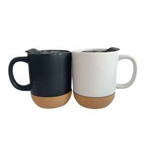 Tasses à café en céramique avec fonds et couvercles en liège, pour les fêtes, capacité de 401 à 500 ml, compatibles micro-ondes et lave-vaisselle - Product Image 1