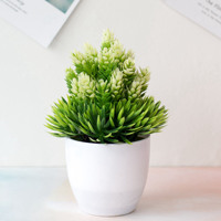 Petites plantes artificielles en pot, aiguilles de pin simulées, bonsaï vert pour la décoration de bureau, de maison ou de table.