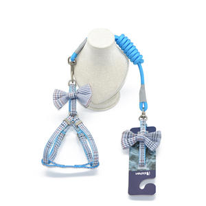 小型ソリッドパターンポリエステルペット犬用ハーネスリーシュセットバタフライノット襟とリーシュ付き - Product Image 2