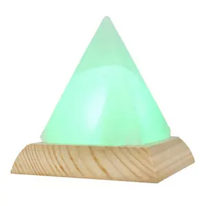 Ausgefallene Himalaya-Salz lampe, poliert in Form einer Pyramide mit einem Holz sockel-Sian Enterprises