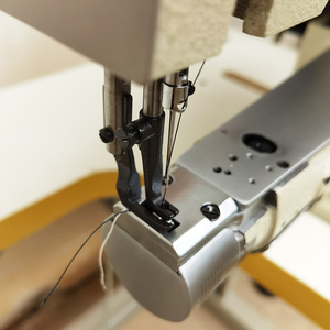 <span class=keywords><strong>Machine</strong></span> à coudre industrielle pour cuir, à aiguille simple, à plateau motorisé, entraînement direct, petite bouche, tête haute RN8B-246D3 - Product Image 3