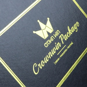 กล่องของขวัญคริสต์มาสสำหรับบรรจุภัณฑ์เครื่องสำอางเสื้อผ้า Crown Win กล่องใส่ผมปลอมแบบกำหนดเอง ราคาแข่งขัน กล่องกระดาษกำมะหยี่ลายดอกไม้ - Product Image 3