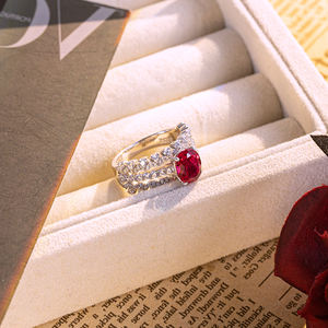 Bagues unisexes en silicone plaqué rhodium avec rubis de laboratoire de 2 carats en forme d'opale, certifiées par un tiers, pour mariage et fête - Collection All Fashion - Product Image 4