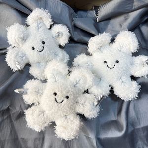 Wholesale New Snowflake Dolls Christmas Plush Toys Cute Plush Dolls <strong>Keychains</strong> Pendant Exquisite Plush <strong>Keychains</strong> Children's Gift - Product Image 1