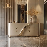 Lit double California King Size de luxe, avec grande tête de lit, en bois de haute qualité, design moderne, hypoallergénique, pour hôtel et appartement.