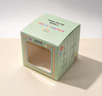 Boîtes cadeaux personnalisées imprimées, recyclables, petites, avec pelliculage brillant, gaufrage, pliables, design cube, fenêtre transparente en PET