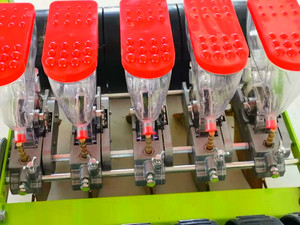 Sembradora de verduras manual eficiente de 1-6 filas, nueva maceta de uso doméstico y agrícola para maíz, herramienta agrícola de gran oferta - Product Image 3