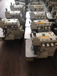Máquina Overlock JUKI MO-6916G de Cinco Hilos de Alta Calidad y <span class=keywords><strong>Segunda</strong></span> <span class=keywords><strong>Mano</strong></span> con Alimentación Inferior para Materiales Extra Pesados - Product Image 5