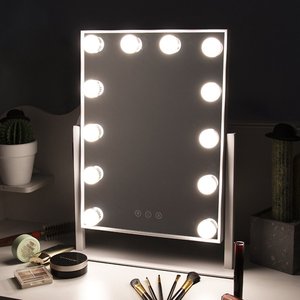 Venta al por mayor logotipo personalizado Mini LED de cristal <span class=keywords><strong>espejo</strong></span> de maquillaje pequeño <span class=keywords><strong>espejo</strong></span> de pie para mesa <span class=keywords><strong>espejo</strong></span> de tocador para boda cumpleaños <span class=keywords><strong>marco</strong></span> de metal - Product Image 4