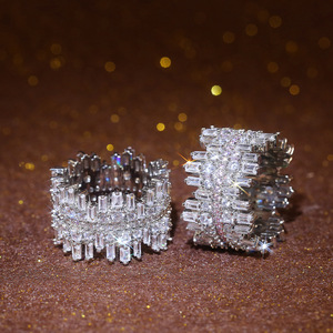 Anelli di zircone irregolari da donna di vendita calda lusso europeo americano classico alla moda gioielli in rame per il regalo di nozze di fidanzamento - Product Image 3