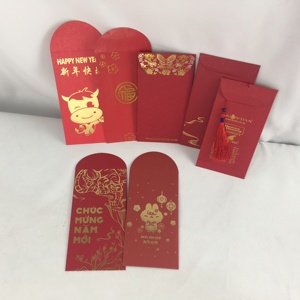 Sac enveloppe rouge de luxe, sac enveloppe porte-bonheur, sac en papier pour les fêtes, sac en papier enveloppe rouge de luxe personnalisé avec dorure à chaud et UV - Product Image 1