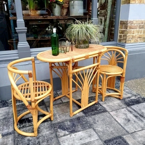 Ensemble de table et chaises de salle à manger en bois massif de style industriel extérieur, au design moderne, pour salon et usage extérieur - Product Image 1