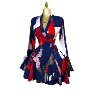 เดรสแฟชั่นผู้หญิงลายพิมพ์ใหม่สำหรับฤดูร้อน คอวี ผูกเอว แขนบาน เอวสูง - Product Image 1