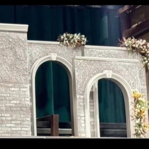 Arche de mariage en fer avec cadre en fibre et draperie en tissu pour une utilisation en intérieur/extérieur Scène de mandap de mariage - Product Image 1