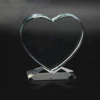 Vente chaude K9 Trophée En Cristal Personnalisé Classique En Forme De Coeur Plaque De Verre Vierge Logo Personnalisé Polyvalent Religieux Vintage Dessin Animé