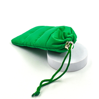 Pochette pour lunettes en duvet synthétique avec cordon de serrage