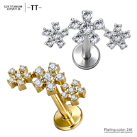Perhiasan tindik tubuh berlapis emas dengan titanium ASTM F136 G23, 3 cluster snowflake pave CZ bulat, anting tusuk ulir dalam (internally threaded labret).