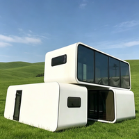 Maison-capsule de luxe avec salle de bain privée intégrée pour utilisation en zone de villégiature ou en zone panoramique