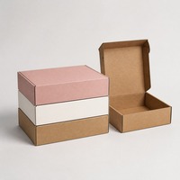 Boîtes cadeaux rigides personnalisées en papier avec gaufrage et pelliculage mat pour l'emballage de vêtements, jouets et pièces détachées - Commandes en gros