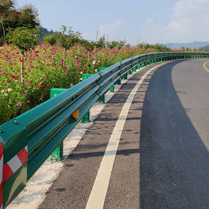 Ad alta velocità con forma di W a forma di doppia onda fascio ispessito barriera di sicurezza Guardrail di sicurezza per strade di collina in acciaio - Product Image 6