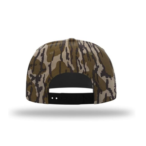 Sombrero de camionero de ala plana de 5 paneles de camuflaje no estructurado de alta calidad OEM 256, sombrero deportivo de cuerda con logotipo de Parche de goma personalizado - Product Image 5