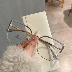 Nuevas gafas ópticas de metal estilo europeo americano con diseño de ojo de gato para mujer, anti luz azul, montura mediana, lentes AC, diseño irregular - Product Image 5