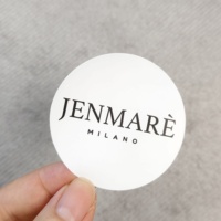 Conception d'impression de logo circulaire et procédé de découpe pour des étiquettes autocollantes de haute qualité