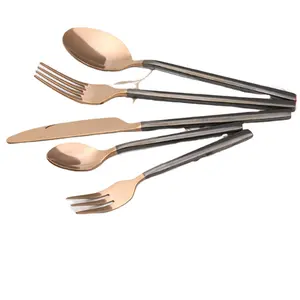 ปลอมแปลงโบราณ Cooper สีดำเสร็จ Flatware ชุดสีดำจับชุดช้อนส้อม