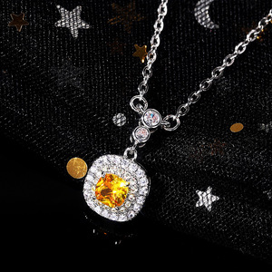 Collar con Colgante Amarillo para Mujer, Estilo Europeo Americano, Cadena para Clavícula, Joyería de Moda - Product Image 1