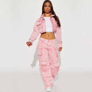 Completo <span class=keywords><strong>Donna</strong></span> Stile Street con Giacca Cargo Corta Personalizzata e Jeans Larghi in Tessuto a Maglia - Product Image 2