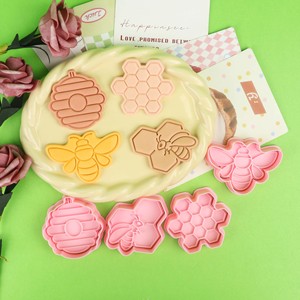 <span class=keywords><strong>Emporte</strong></span>-pièces en plastique série <span class=keywords><strong>Abeille</strong></span>, motif nid d'<span class=keywords><strong>abeille</strong></span> 3D, moule à biscuits DIY écologique pour fêtes - Product Image 4
