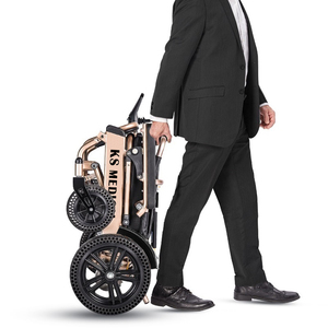 Fauteuil roulant électrique léger motorisé KSM-601L avec joystick, écran LCD, commande vocale, pliable, portable, tout-terrain, structure nid d'abeille - Product Image 4