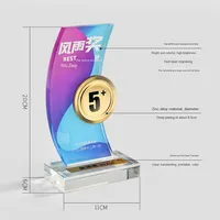 Trophée en cristal créatif personnalisé sculpté pour le prix de la réunion annuelle mensuelle des employés exceptionnels Trophées de champion sportif