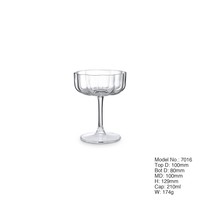 Verre à pied haut minimaliste pour desserts, idéal pour les bâtonnets glacés, les boules de glace, les milkshakes et les mousses, parfait pour la restauration.