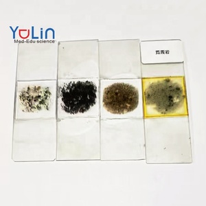Lames préparées de géologie minérale pour l'identification des roches, destinées à la formation en laboratoire, à la recherche universitaire et à l'étude des minerais dans les microscopes. - Product Image 1