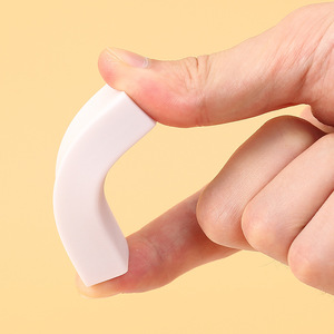 Gomme à effacer Comix B2551 en PVC blanc pour dessin artistique et étudiants - Product Image 4