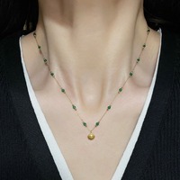 Collier élégant et populaire en acier inoxydable plaqué or 18 carats avec perles et coquillages, style océan, pour femmes, idéal pour les tenues quotidiennes, décontractées ou de soirée