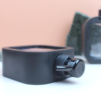 Nouvelle conception, bouteille carrée en PET noire de 300 ml et 500 ml |   Sérigraphie pour emballages cosmétiques |   Marque privée disponible