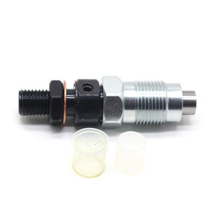 Inyector de Combustible 16001-53000 para Tractores Kubota D755, Pieza de Acero al Carbono - Product Image 3