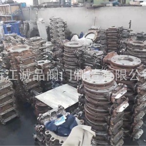 Válvula de Compuerta de Acero Fundido PZ73H-16, Accionamiento Manual para Agua y Aceite, Acero Inoxidable 304 316L, Tubería Roscada - Product Image 3