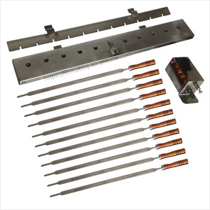 Griglia per Kebab Souvlaki in Acciaio Inox con Sistema di Ingranaggi Automatico, 11 Spiedi Piatti e Motore per Griglia - Product Image 6