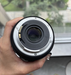 Lente Zoom EF 24-70/2.8 L USM Usada - Profesional <span class=keywords><strong>de</strong></span> <span class=keywords><strong>Segunda</strong></span> <span class=keywords><strong>Mano</strong></span> con Enfoque Manual y Filtro <span class=keywords><strong>de</strong></span> 52MM - Product Image 3