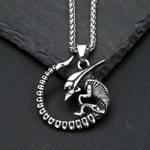 Collar con colgante Alien Vs Predator de acero inoxidable yunnique, diseño de esqueleto para hombre, joyería de calavera vikinga, regalo, cadena de 60cm - Product Image 2