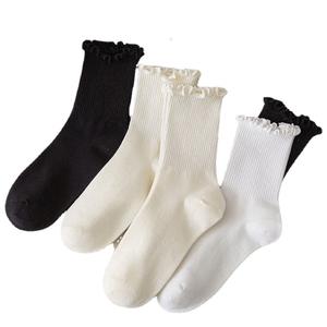 Calzini da donna in maglia tinta unita a metà polpaccio per la primavera estate Design Versatile in pizzo in bianco e nero - Product Image 5